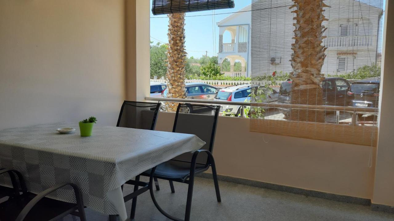 Apartmani Resetar Privlaka  Buitenkant foto