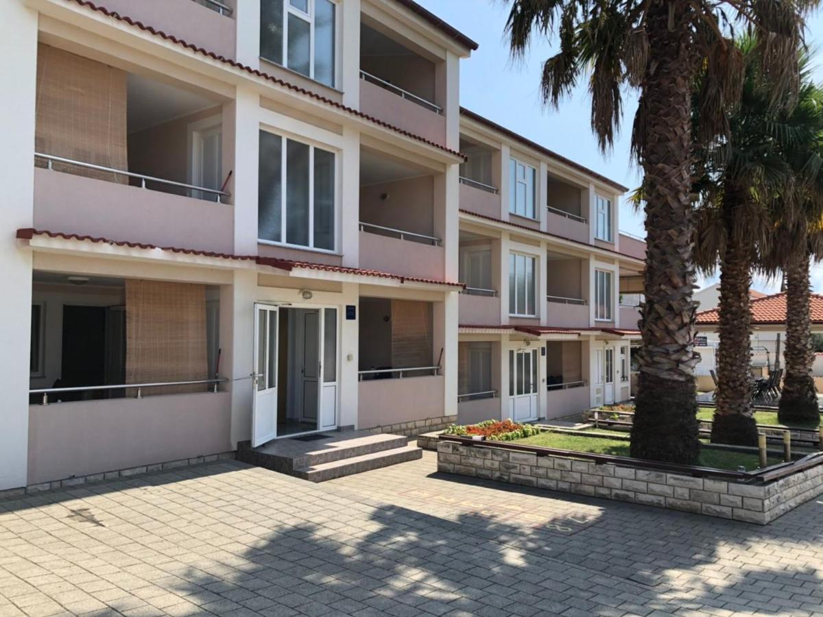 Apartmani Resetar Privlaka  Buitenkant foto
